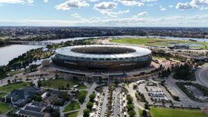 perri-se-consolida-como-titular-en-lyon