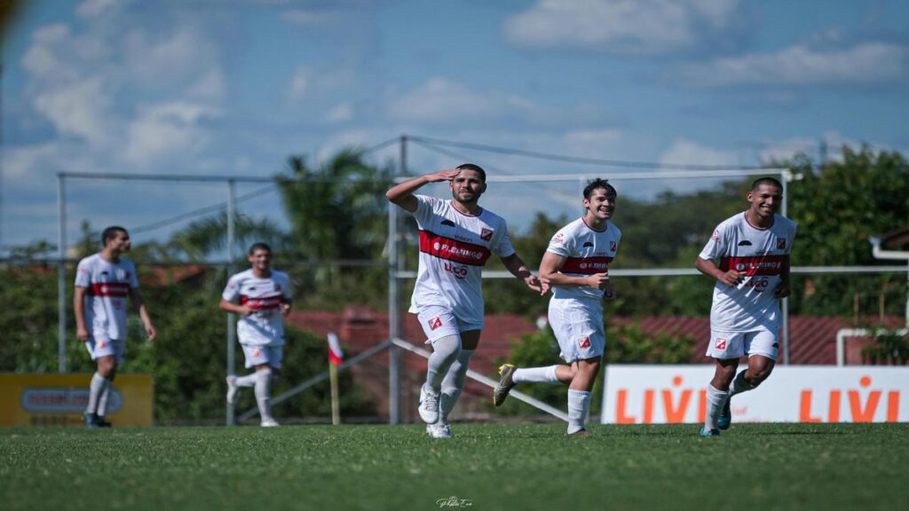 santos-celebra-victoria-en-casa-tras-dos-meses