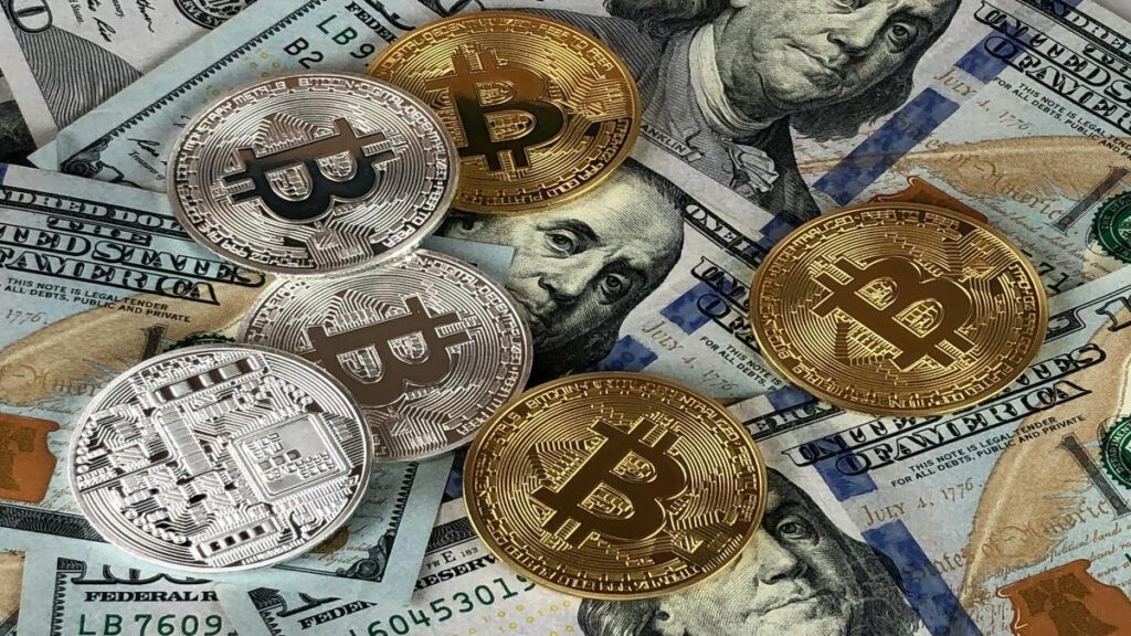 bitcoin-alcanza-un-nuevo-record-mientras-los-inversores-absorben-las-crecientes-tensiones-entre-ucra