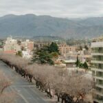 Mendoza, la ciudad que florece en el desierto gracias a sus acequias urbanas